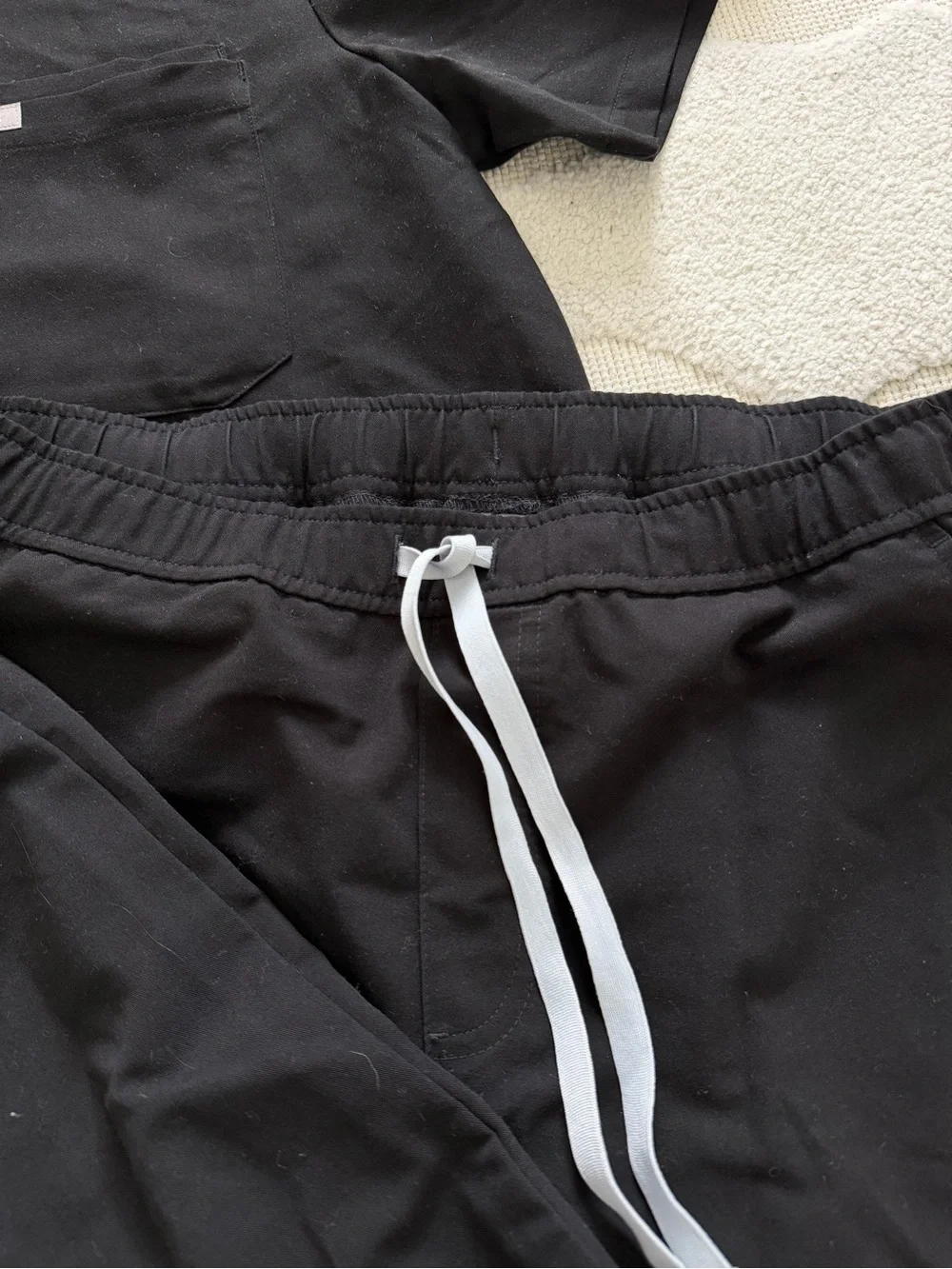 Figs Black Scrub set